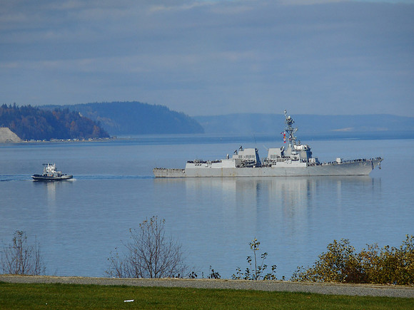 USS Momsen  DDG-92