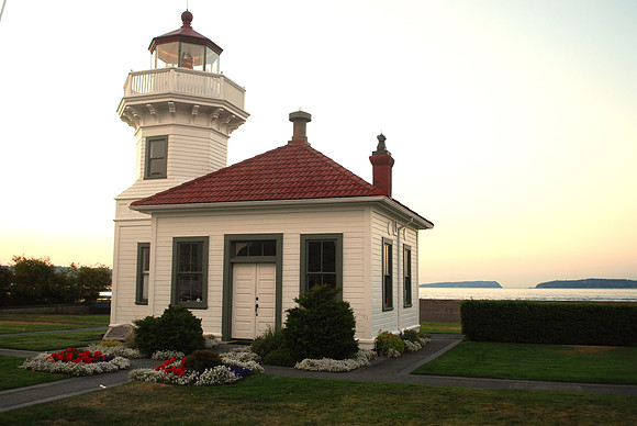 Mukilteo LH and sunset 0128c